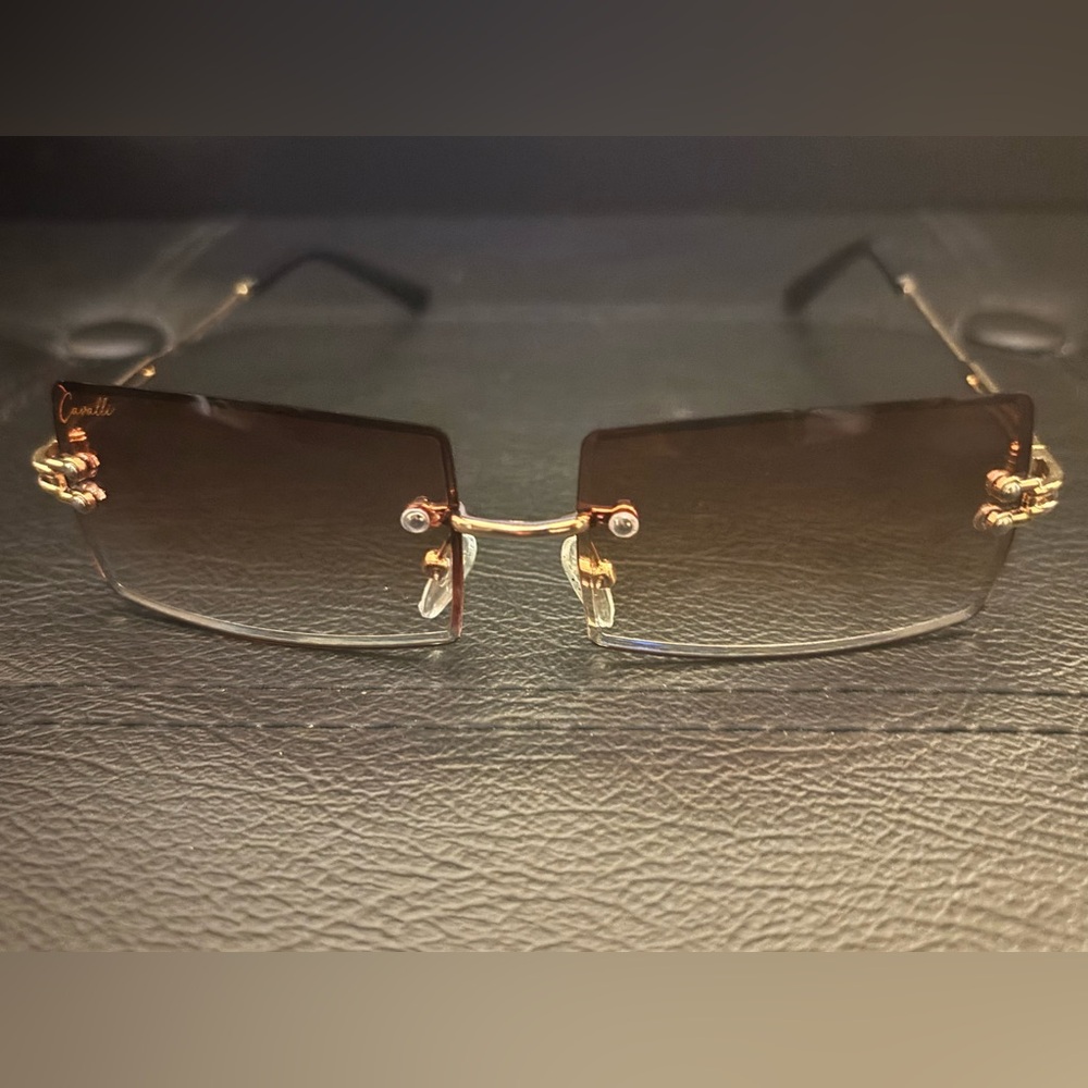 Elegant Gold and Brown Sunglasses